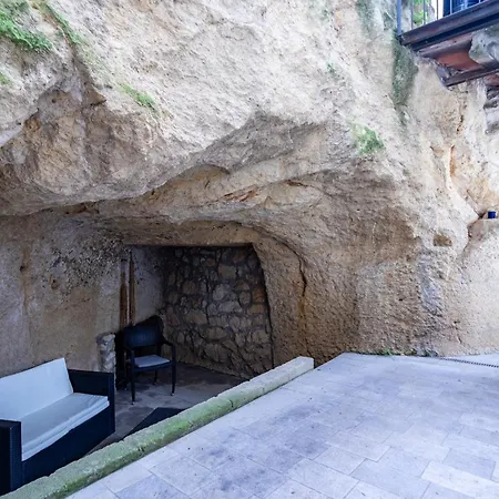 Teatro Garden Apartment